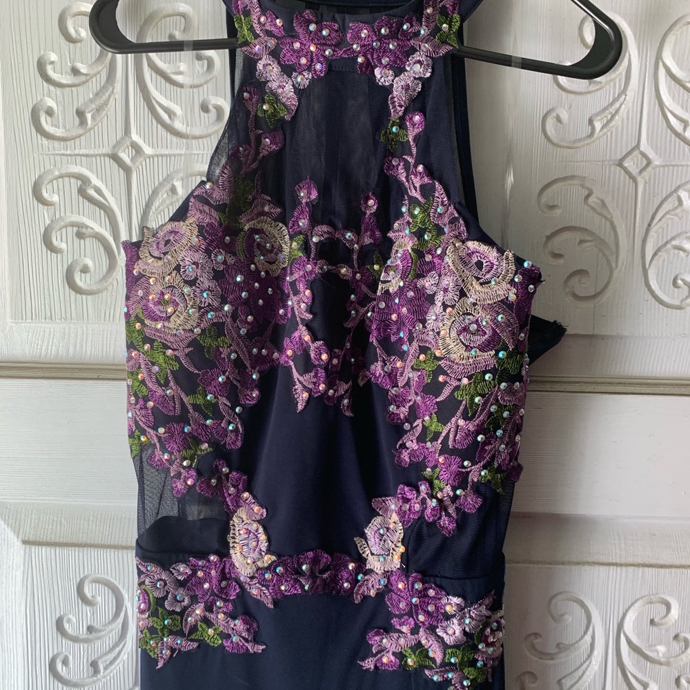 Gown - Picture 2 of 4
